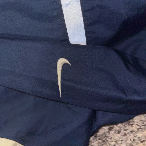 VINTAGE Nike windbreaker - Picture 4 of 5